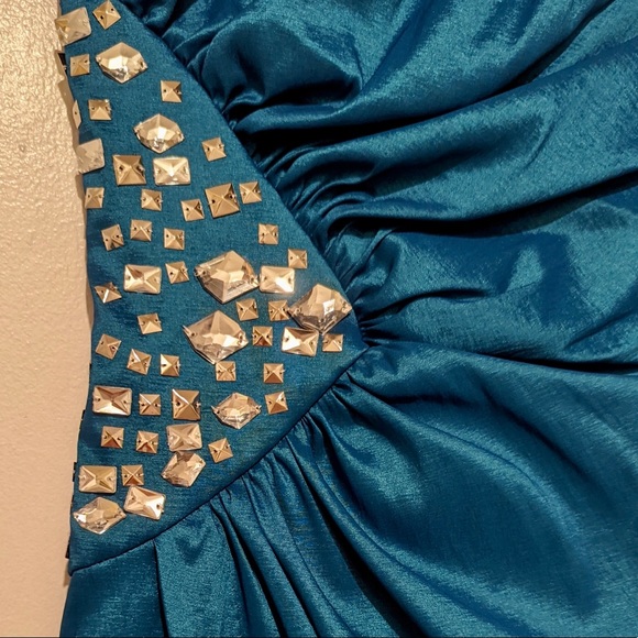 Royal Blue Structured Cocktail Dress - Picture 8 of 13